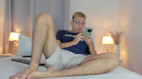 timi  jones online show from January 5, 9:03 pm