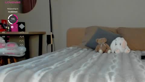 Tina online show from December 17, 8:45 am