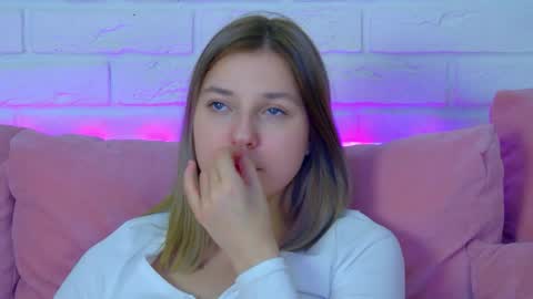 TinaBurton online show from March 21, 8:19 am