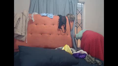 tinagiant online show from May 20, 4:53 am