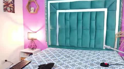 Tina online show from June 1, 8:10 pm