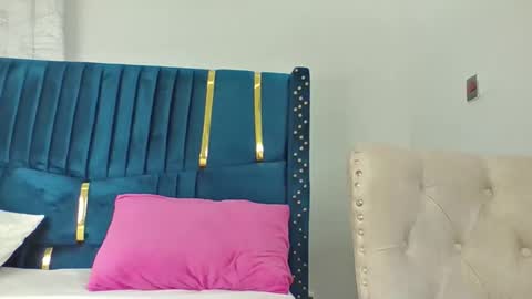 tinashe online show from December 3, 8:53 pm