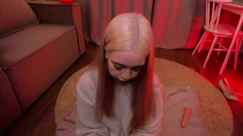 Annie online show from October 25, 10:10 pm