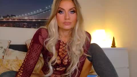 tinkerbell822 online show from October 21, 8:52 am