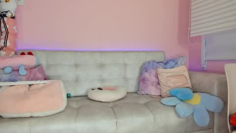 tiny_cora online show from March 21, 5:06 pm