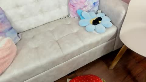 Snapshot of tiny_cora chatting on October 6, 5:53 pm tiny_cora online show from October 6, 5:53 pm