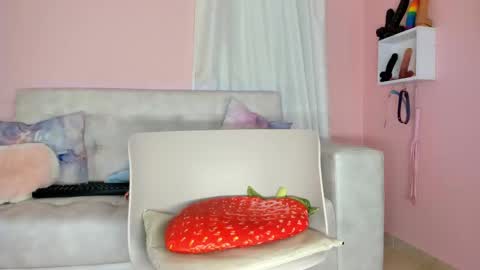 Snapshot of tiny_cora chatting on February 16, 7:49 pm tiny_cora online show from February 16, 7:49 pm