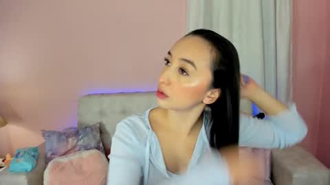 Snapshot of tiny_cora chatting on February 9, 4:40 pm tiny_cora online show from February 9, 4:40 pm