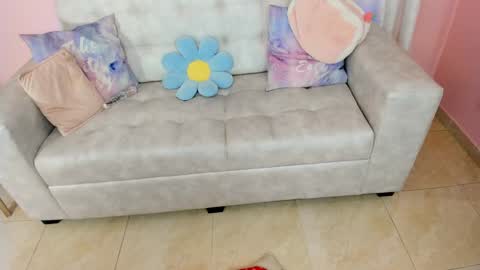 Snapshot of tiny_cora chatting on February 17, 7:44 pm tiny_cora online show from February 17, 7:44 pm