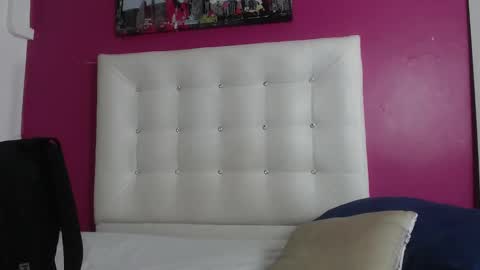 tiny_whore18 online show from January 7, 4:50 am