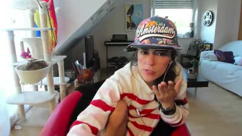 Tiny online show from September 14, 6:48 am