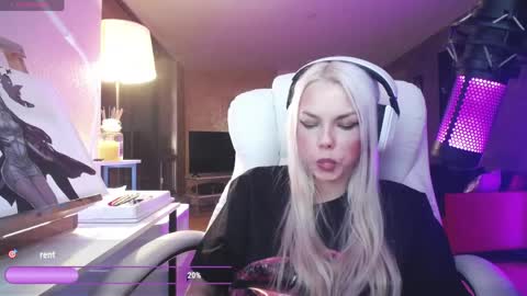 stage Kylie Sinner  brand CLITBAIT online show from April 7, 4:47 am