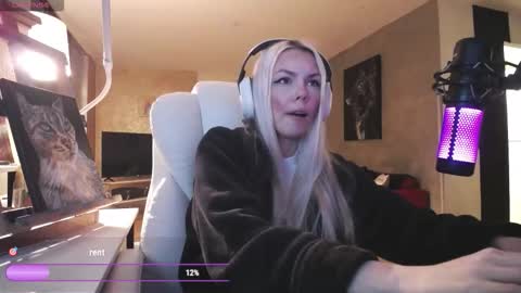 stage Kylie Sinner  brand CLITBAIT online show from March 6, 11:59 pm