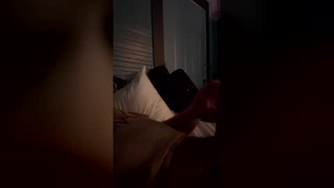 Tom Selleck online show from March 23, 3:00 am