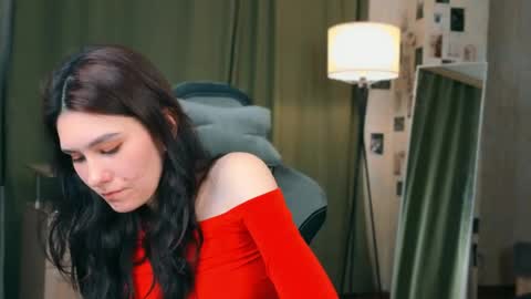 Polly online show from April 20, 6:11 pm