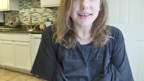 tinywithtiddies online show from November 21, 2:59 pm