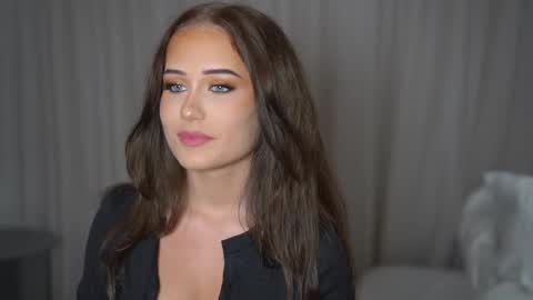 Lili online show from November 24, 1:21 pm