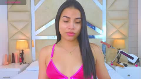 Tiphani Walker online show from September 30, 11:59 pm