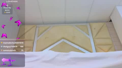 Tiphani Walker online show from September 16, 7:22 am