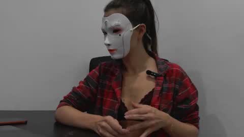 Tinks online show from November 27, 9:11 pm