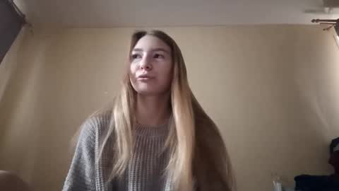 Hi Im Carry 18 years old online show from December 3, 8:26 am