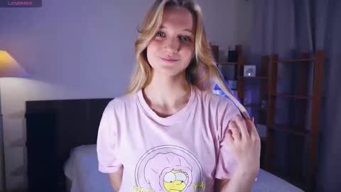 Mary online show from October 31, 7:31 am