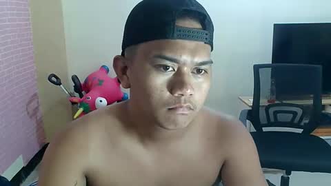 Snapshot of toby_hammer chatting on October 27, 7:19 am toby_hammer online show from October 27, 7:19 am