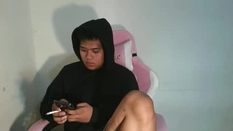 Snapshot of toby_hammer chatting on September 17, 2:37 am toby_hammer online show from September 17, 2:37 am