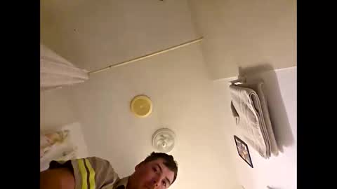 who wamts to hook up online show from April 7, 12:01 am