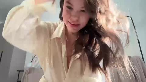 Alice  Alice -   online show from April 17, 3:14 pm