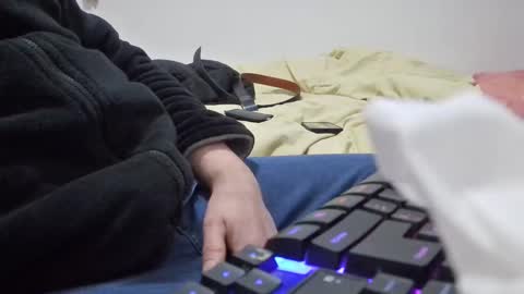 toloneo1 online show from April 1, 2:03 pm