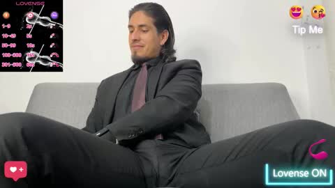 Snapshot of tom_blunt96 chatting on October 18, 7:01 am TOM online show from October 18, 7:01 am
