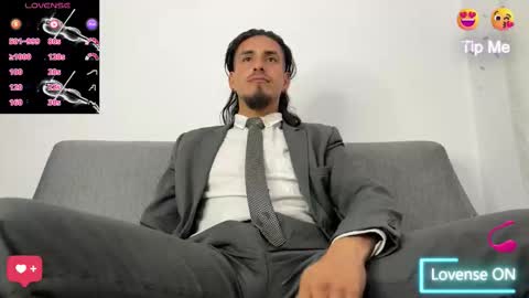 Snapshot of tom_blunt96 chatting on October 20, 4:12 pm TOM online show from October 20, 4:12 pm