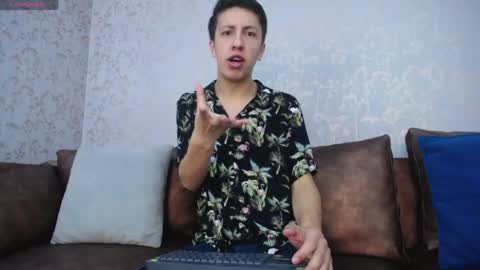 Tom online show from April 16, 8:31 pm