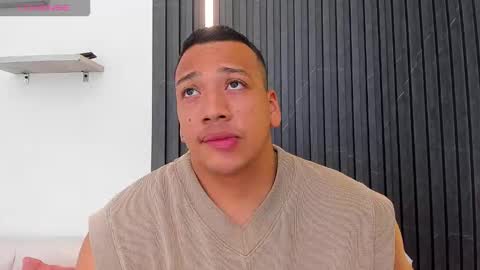 Tom muscle1 online show from September 12, 11:56 am