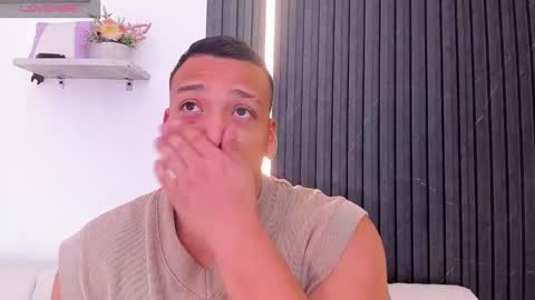 Tom muscle1 online show from October 3, 1:08 pm