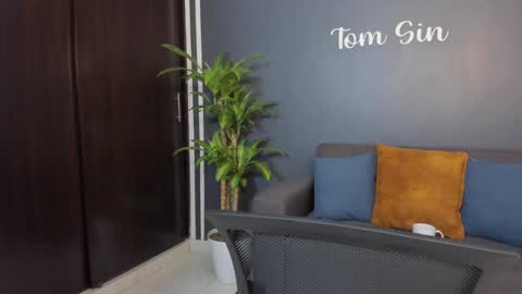 Tom Sin online show from January 21, 8:00 pm