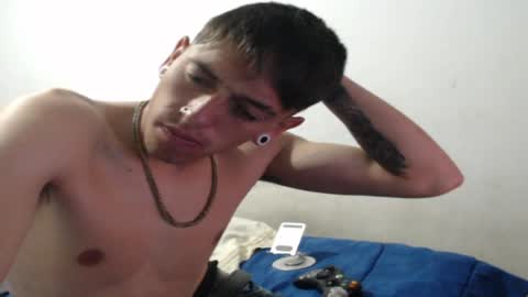 tomas_turbado_ online show from March 28, 8:27 am