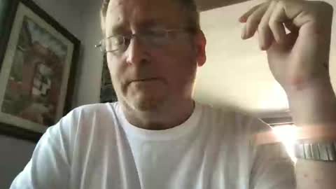 Snapshot of tomascausa chatting on December 12, 7:04 pm Hola online show from December 12, 7:04 pm