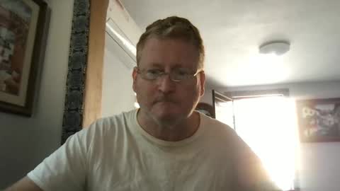 Snapshot of tomascausa chatting on December 6, 6:11 pm Hola online show from December 6, 6:11 pm