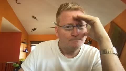 Snapshot of tomascausa chatting on March 12, 7:58 pm Hola online show from March 12, 7:58 pm