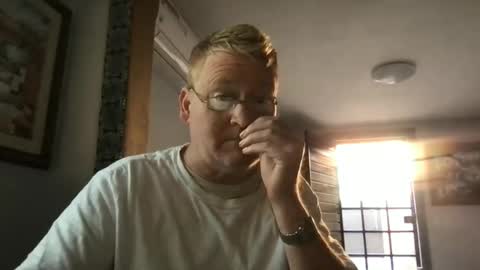 Snapshot of tomascausa chatting on December 30, 3:45 pm Hola online show from December 30, 3:45 pm