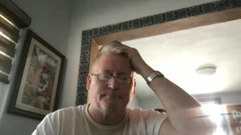 Snapshot of tomascausa chatting on February 4, 7:00 pm Hola online show from February 4, 7:00 pm