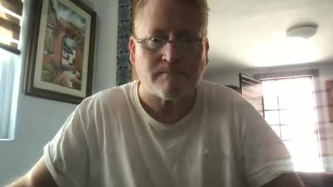 Snapshot of tomascausa chatting on February 6, 8:34 pm Hola online show from February 6, 8:34 pm