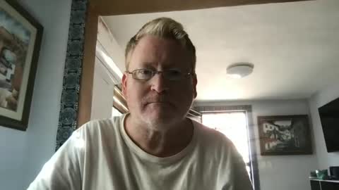 Snapshot of tomascausa chatting on January 28, 9:19 pm Hola online show from January 28, 9:19 pm