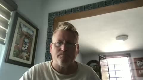 Snapshot of tomascausa chatting on February 11, 9:14 pm Hola online show from February 11, 9:14 pm