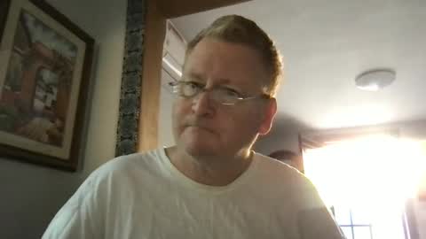 Snapshot of tomascausa chatting on December 2, 3:42 pm Hola online show from December 2, 3:42 pm