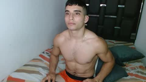 tomaz_18 online show from April 18, 12:23 am