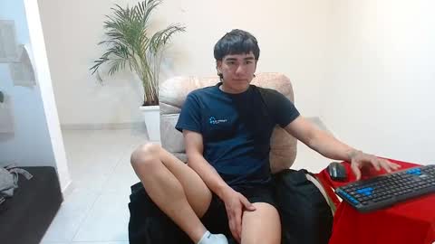 tommy160920 online show from December 3, 1:45 pm