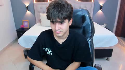 Tommy  online show from March 28, 8:27 am